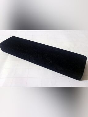 Necklace Black Velvet Jewelry Jewellery Storage Box Case (20.5x5x3cm)